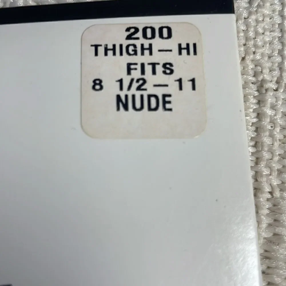 FAMOUS MAKERS BRANDS Thigh High Light Support Stockings Hose Fit 8 1/2-11 Taupe